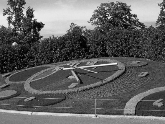 Парк Jardin Anglais и цветочные часы