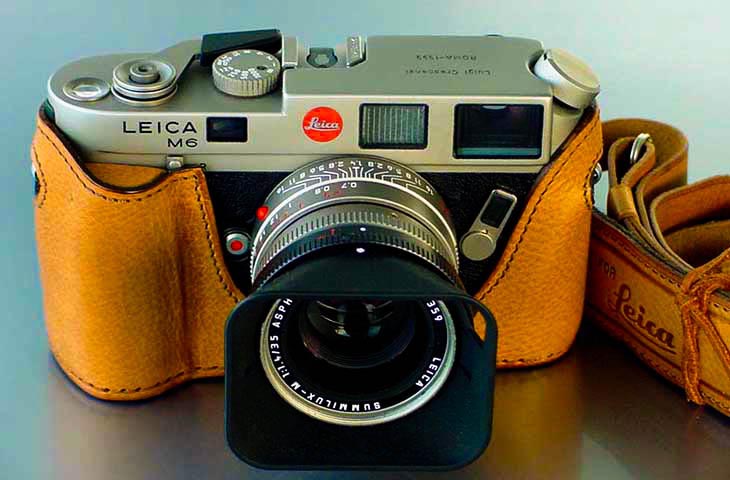 Чехлы Leica