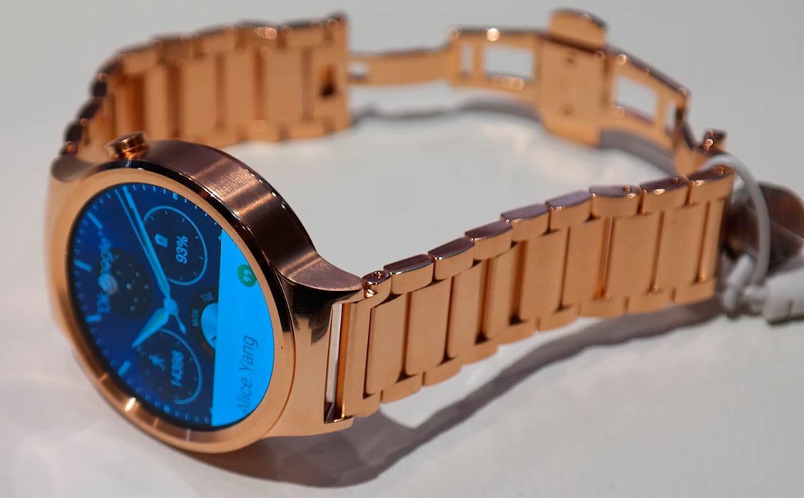 Смарт-часы Huawei с покрытием 22K розового золота